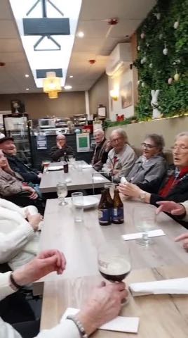 Chansons et escapade amicale, vidéo 29 sur 30
